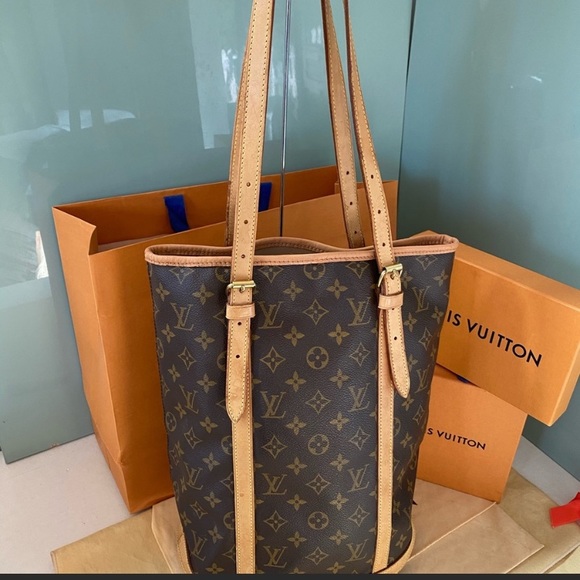 Authentic LOUIS VUITTON bucket bag - Picture 2 of 9
